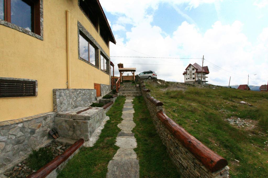 Piatra Rancii Hotell Ranca Exteriör bild